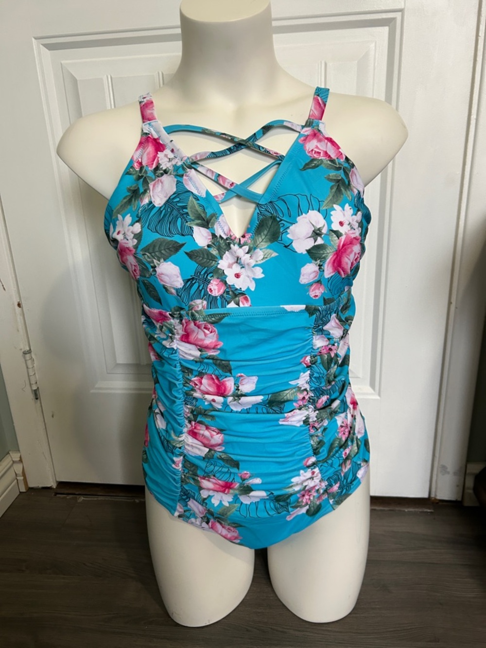 Cupshe Blue Floral Crisscross Ruched Bathing Suit